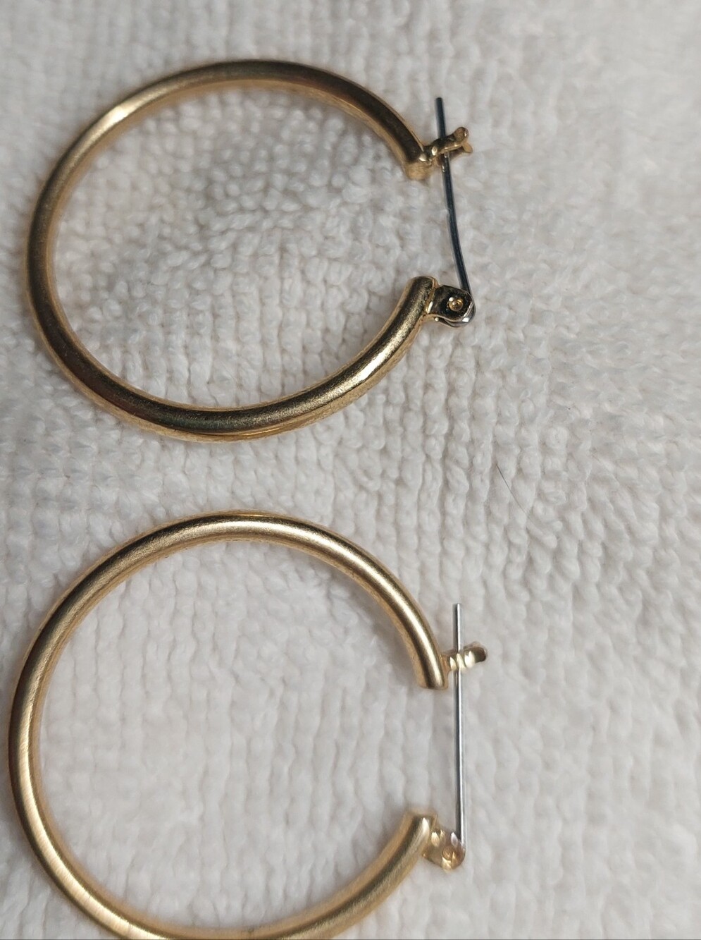 Classic Goldtone Hoop Earrings - Timeless Women’s Jewelry